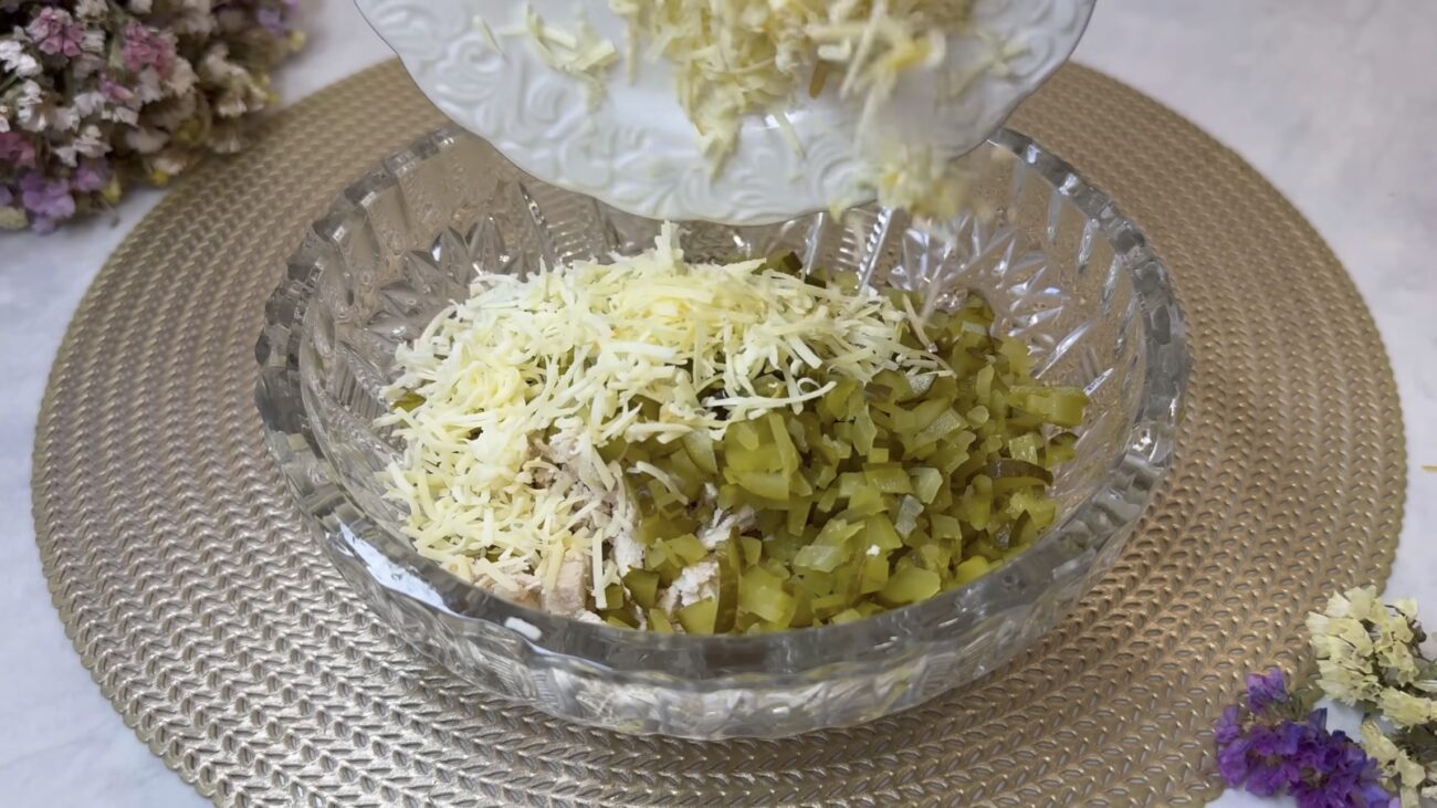 Господині розповіли, як приготувати смачну закуску на новорічний стіл 