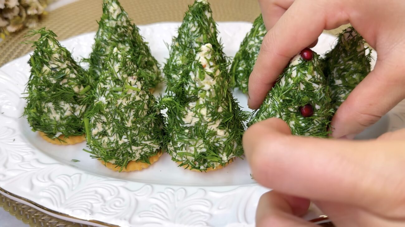 Господині розповіли, як приготувати смачну закуску на новорічний стіл 