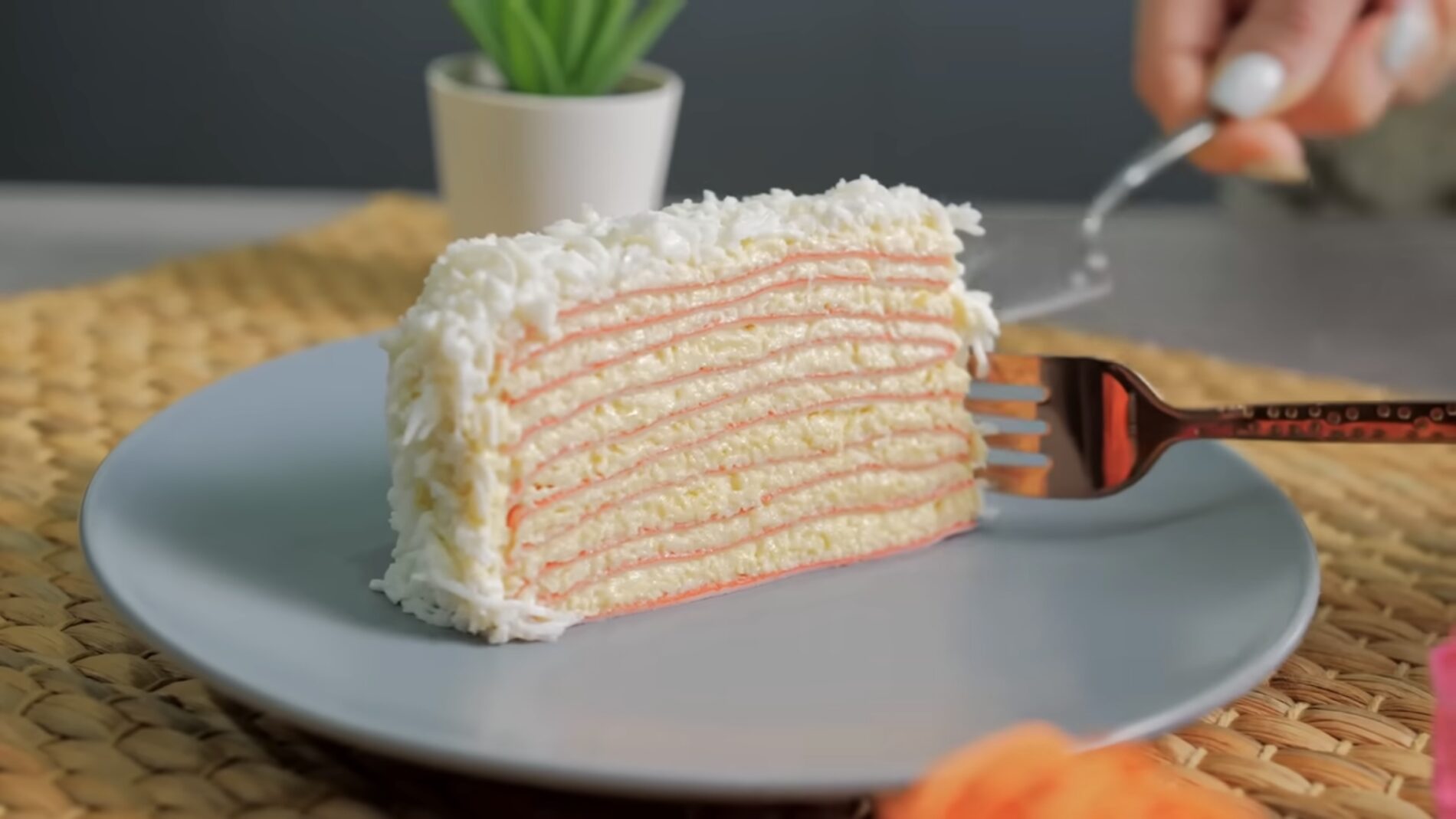 Господині розповіли, як приготувати смачну закуску з крабових паличок і яєць 