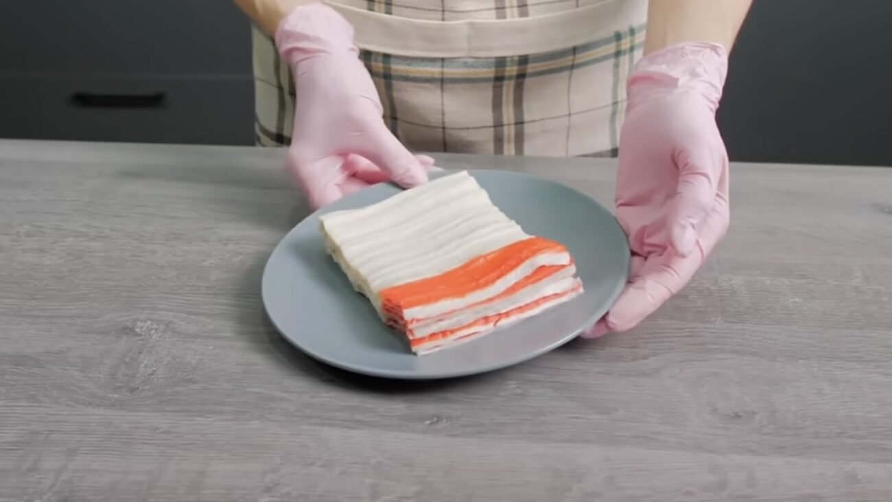 Господині розповіли, як приготувати смачну закуску з крабових паличок і яєць Господині розповіли, як приготувати смачну закуску з крабових паличок і яєць