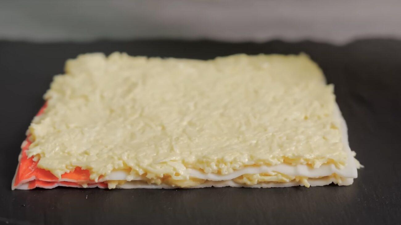 Господині розповіли, як приготувати смачну закуску з крабових паличок і яєць Господині розповіли, як приготувати смачну закуску з крабових паличок і яєць