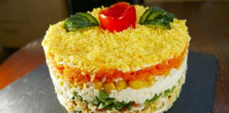 Господині розповіли, як приготувати смачний святковий салат з простих продуктів 