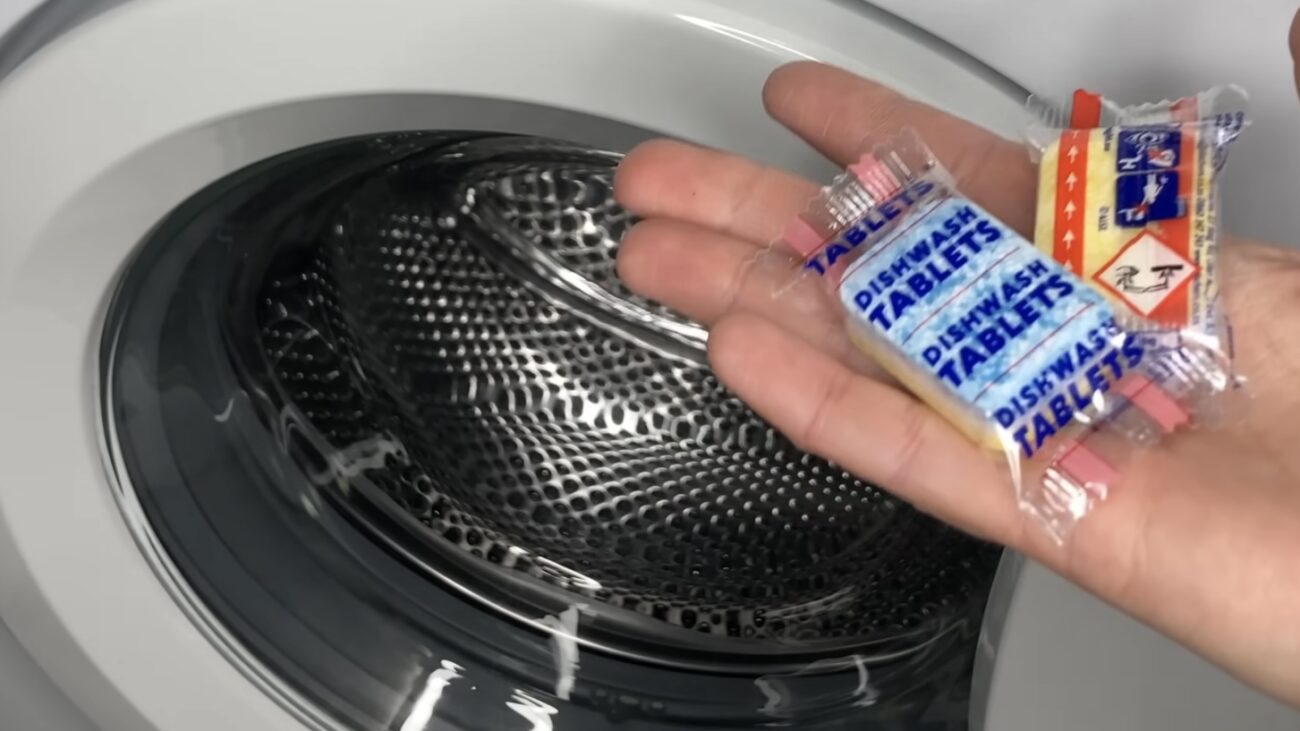 Господині розповіли, як прати кухонні рушники, щоб не залишалося запаху і плям 