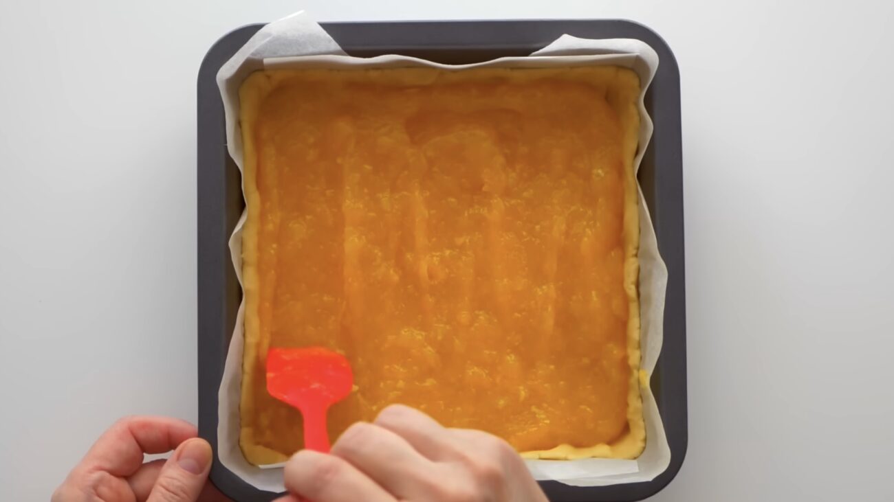 Господині розповіли, як приготувати святковий пиріг без зайвого клопоту 