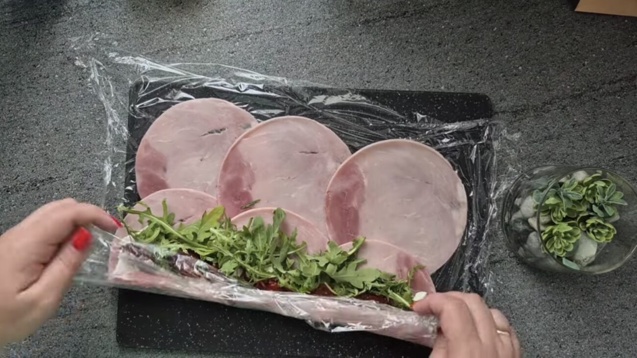 Господині розповіли, як приготувати смачну святкову закуску на швидку руку 