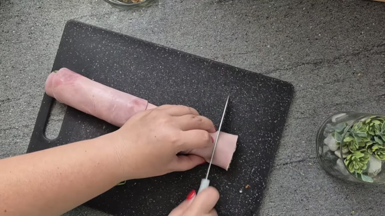 Господині розповіли, як приготувати смачну святкову закуску на швидку руку 