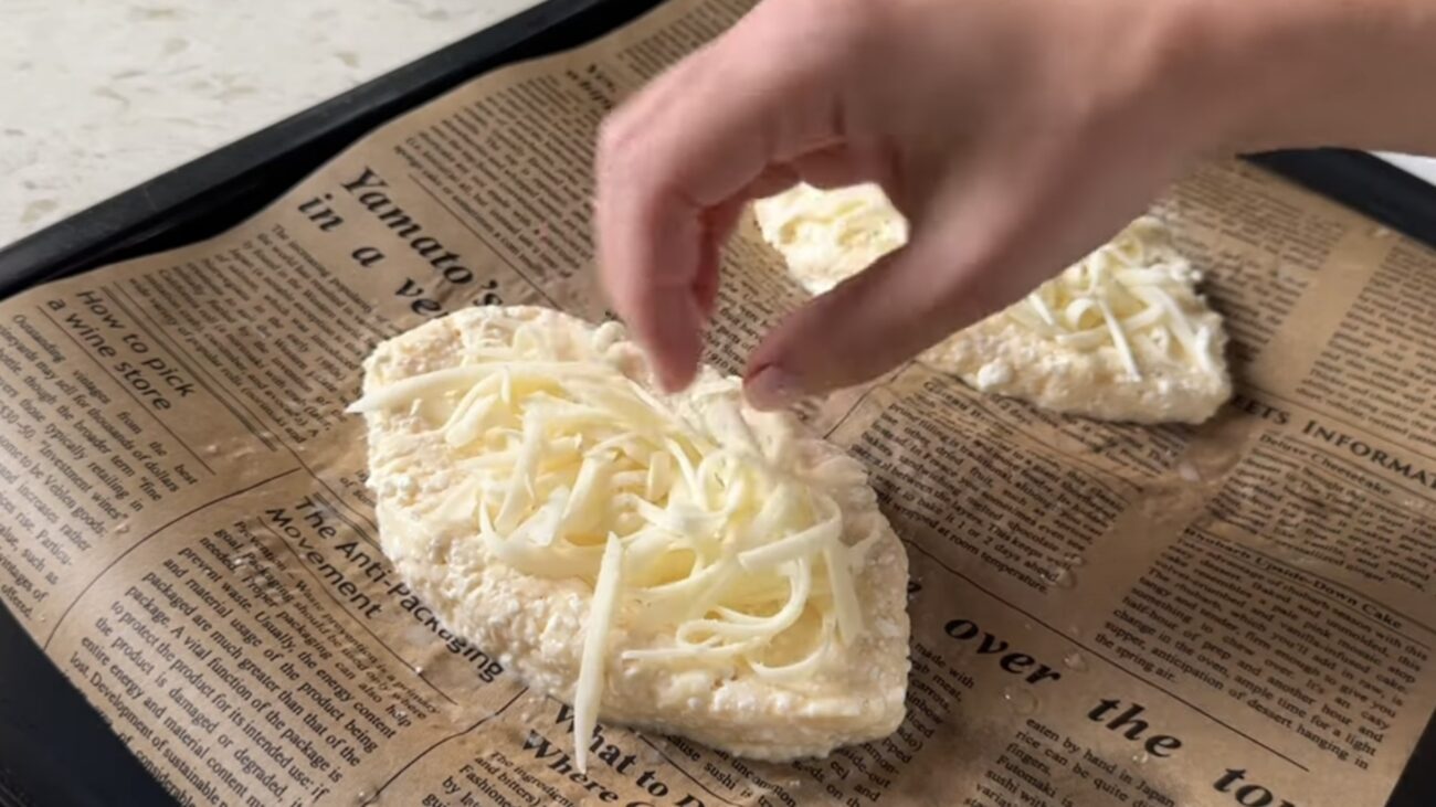 Господині розповіли рецепт хачапурі по-аджарськи, яке готується 10 хвилин Господині розповіли рецепт хачапурі по-аджарськи, яке готується 10 хвилин