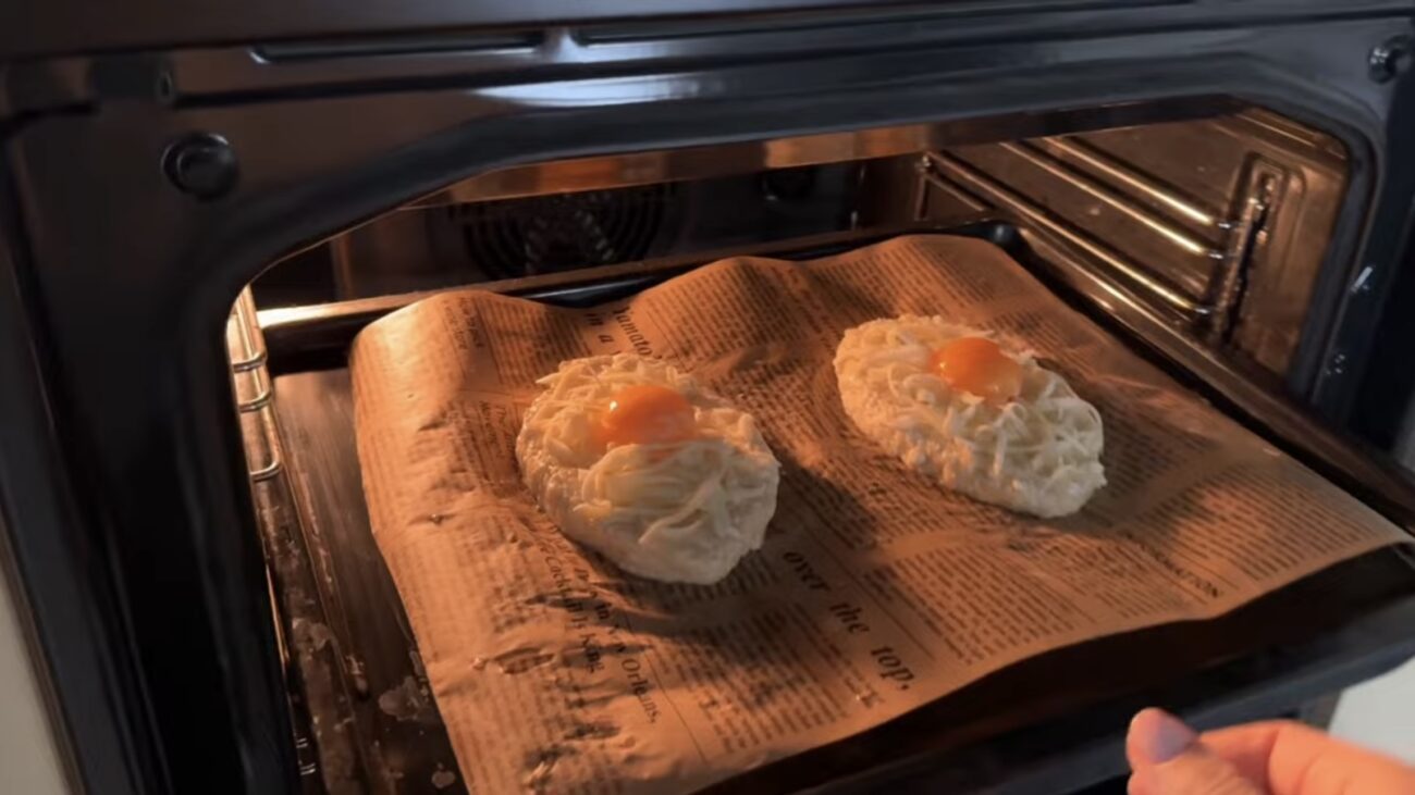 Господині розповіли рецепт хачапурі по-аджарськи, яке готується 10 хвилин Господині розповіли рецепт хачапурі по-аджарськи, яке готується 10 хвилин