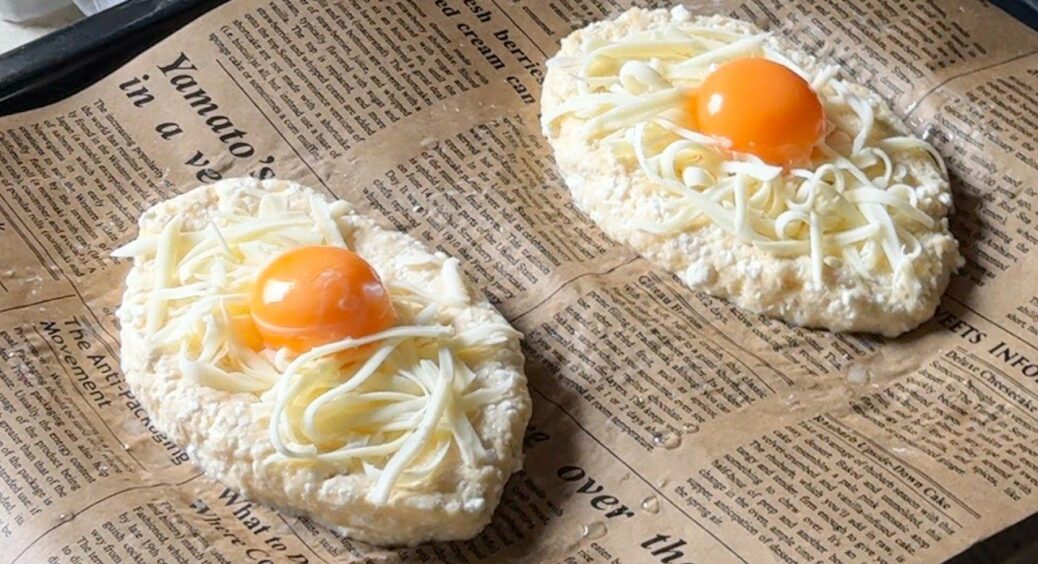 Білковий сніданок з 5 інгредієнтів: виглядає, як у грузинському ресторані, а готувати 10 хв + час в духовці 