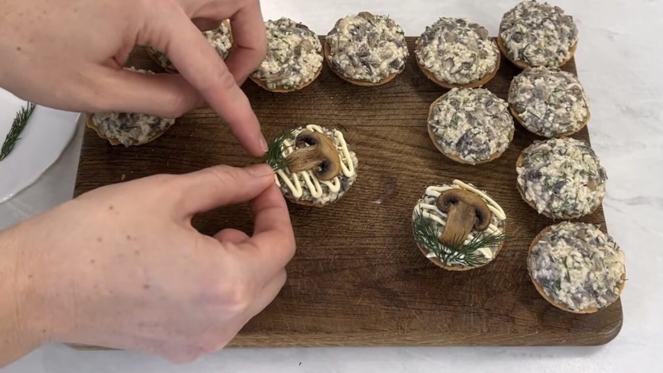 Господині розповіли, як приготувати смачну закуску з грибів Господині розповіли, як приготувати смачну закуску з грибів