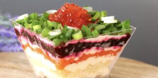 Господині розповіли, як приготувати святковий салат у стаканчиках 