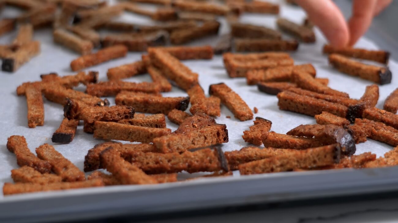 Господині розповіли, як приготувати вдома чипси і сухарики Господині розповіли, як приготувати вдома чипси і сухарики