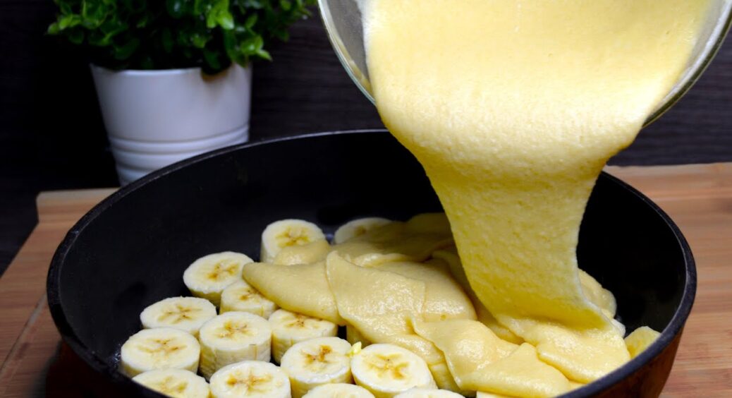 100 мл кефіру + 1 яйце: все це на 40 хв у духовку. Ви 100% з’їсте самі весь пиріг, бо зупинитися — неможливо 