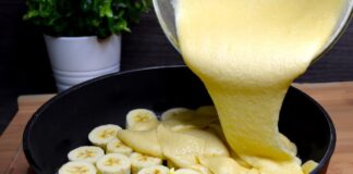 Господині розповіли, як приготувати смачний і простий пиріг з одного яйця 