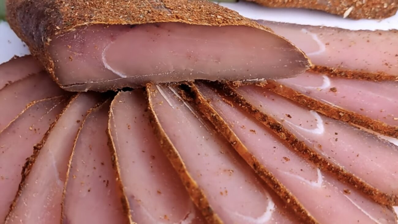 Господні розповіли, як приготувати смачну закуску із мʼяса для нарізки 