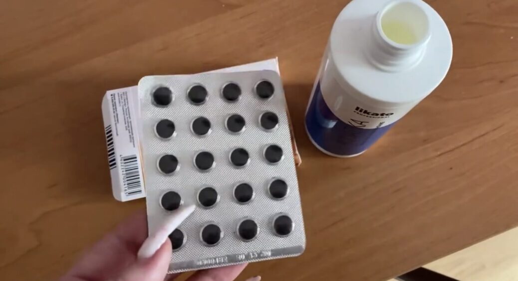 5 таблеток у шампунь, і волосся росте зі швидкістю світла — не встигаю підстригати: цей лайфхак ще з 2000-х 