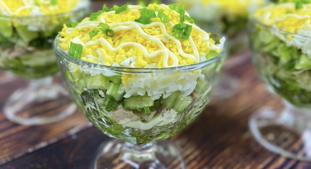 Не “Олів’є” і не “Шуба” — простяцький салат, але без нього не обходиться жодне застілля: 6 інгредієнтів 