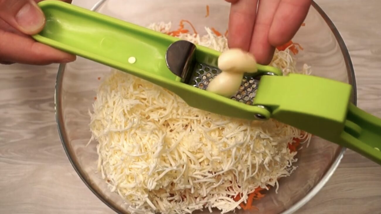 Господині розповіли, як приготувати смачну намазку з трьох інгредієнтів Господині розповіли, як приготувати смачну намазку з трьох інгредієнтів