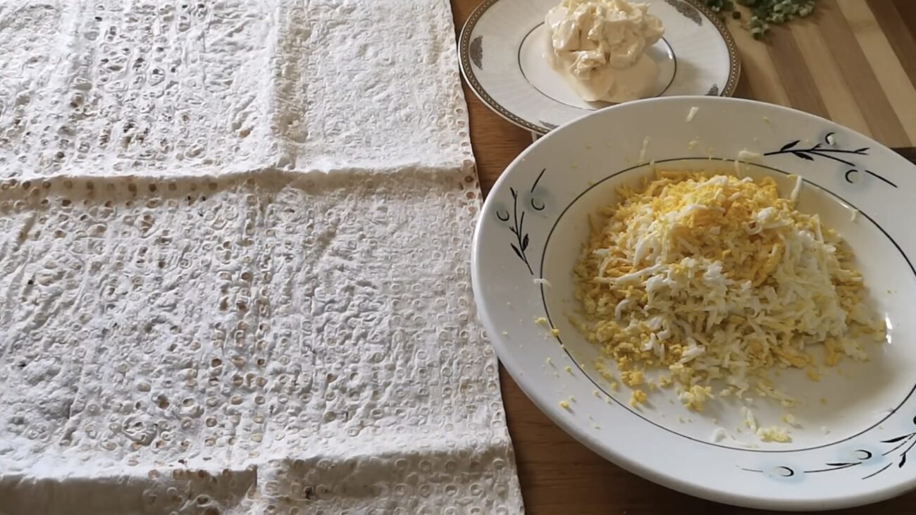 Господині розповіли, як приготувати бюджетну закуску з консерви на святковий стіл Господині розповіли, як приготувати бюджетну закуску з консерви на святковий стіл