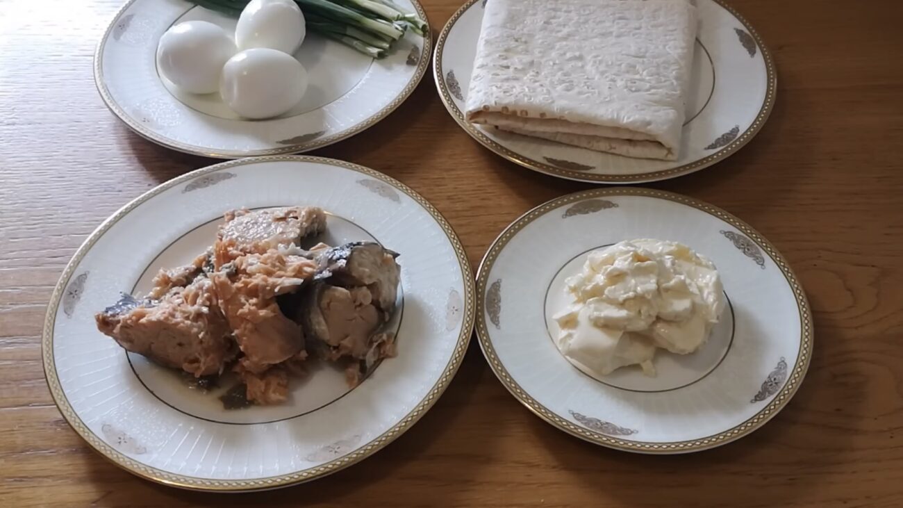 Господині розповіли, як приготувати бюджетну закуску з консерви на святковий стіл Господині розповіли, як приготувати бюджетну закуску з консерви на святковий стіл