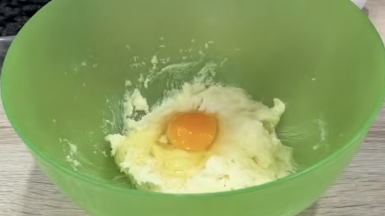 Господині розповіли, як недорого приготувати смачний пиріг на свято Господині розповіли, як недорого приготувати смачний пиріг на свято