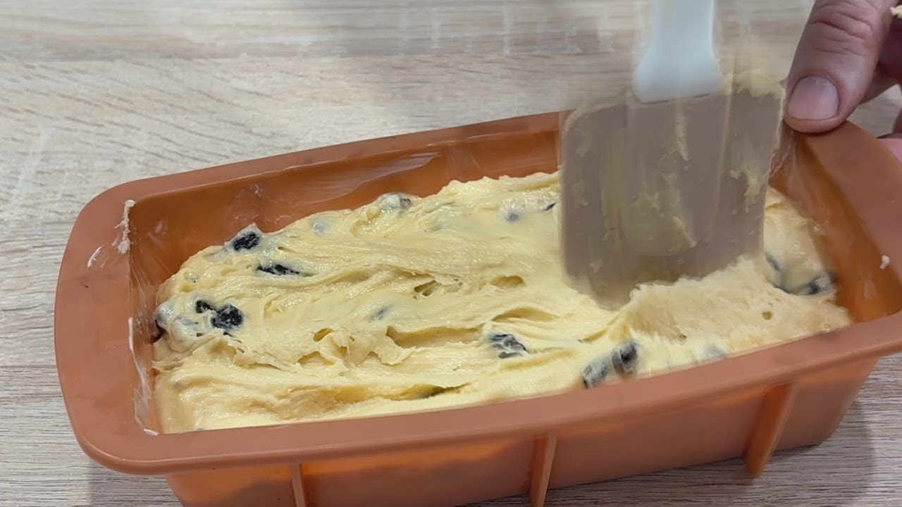 Господині розповіли, як недорого приготувати смачний пиріг на свято 