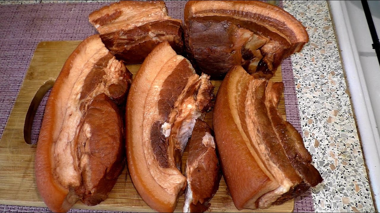 Господині розповіли, як зварити смачне сало по-українськи 