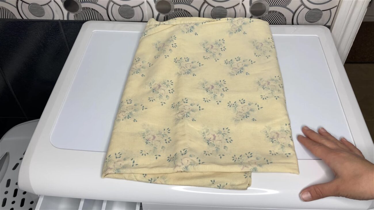 Господині розповіли, як вберегти білу постільну білизну від пожовтіння 