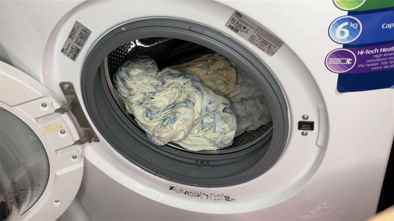 Господині розповіли, як вберегти білу постільну білизну від пожовтіння 