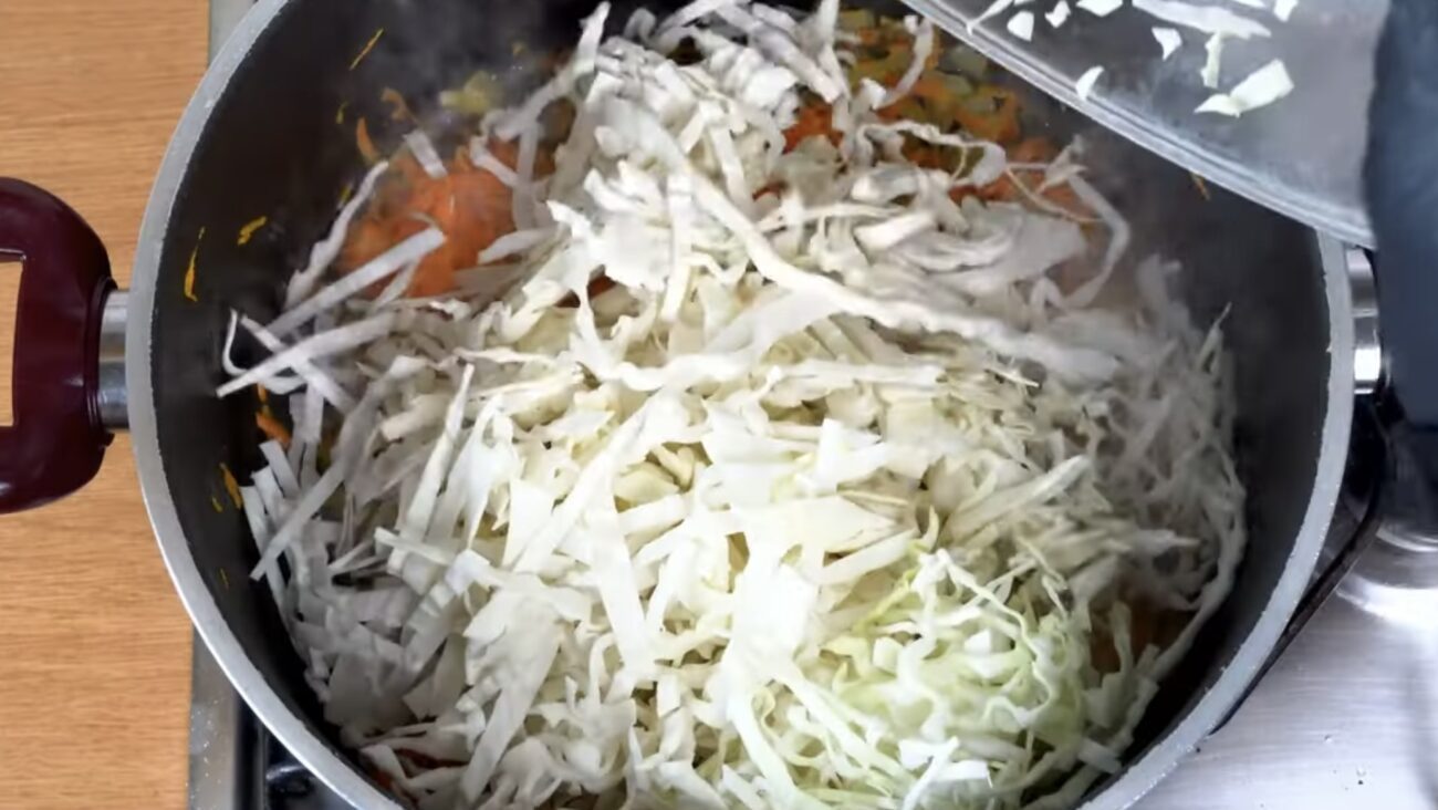 Господині розповіли, як приготувати смачну вечерю з капусти 