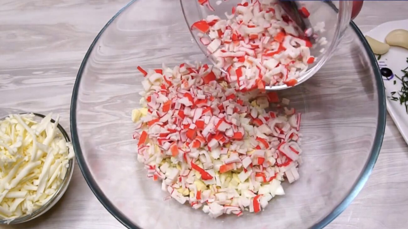 Господині розповіли, як приготувати смачну закуску на Новий рік з 3 інгредієнтів 