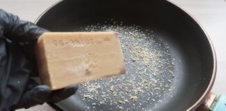 Господині розповіли, навіщо смажити господарське мило на сковорідці 