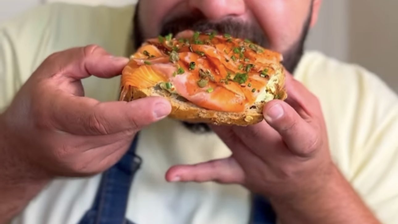 Господині розповіли, що додати до звичайних бутербродів, щоб змінити їх смак 