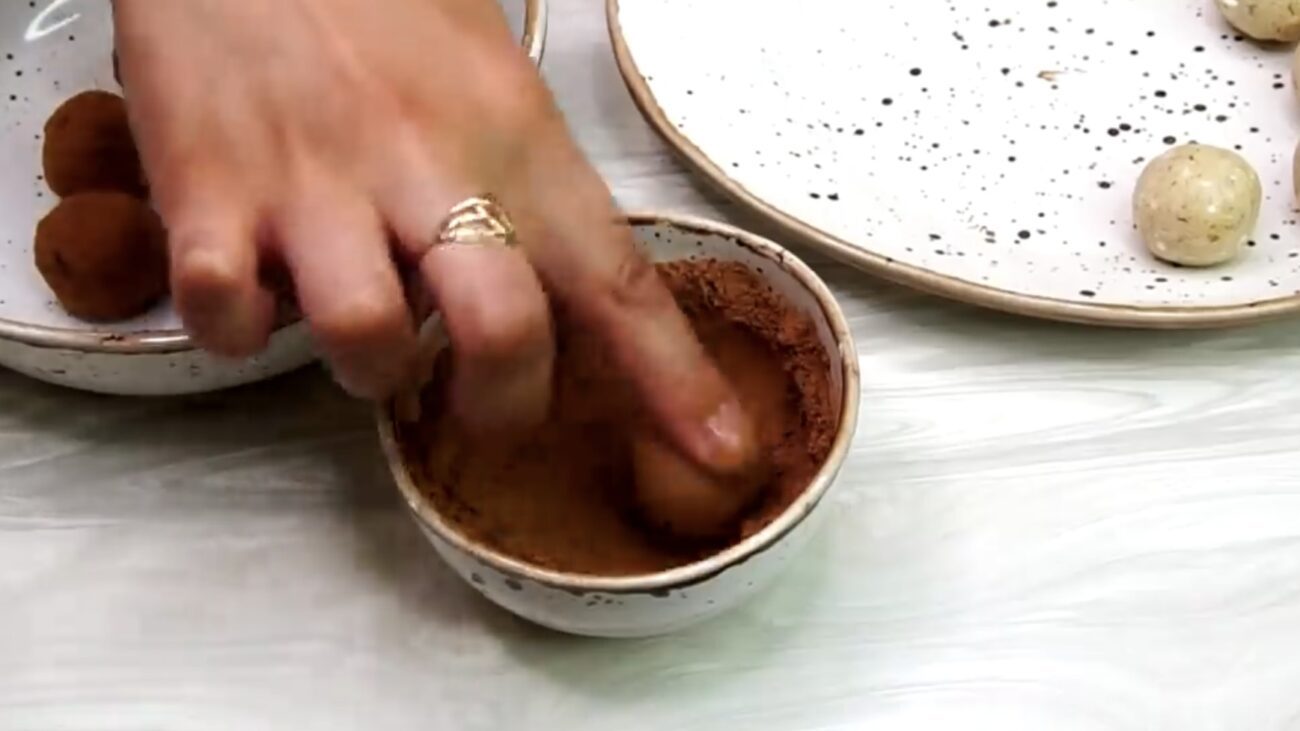 Господині розповіли, як приготувати смачні домашні цукерки 