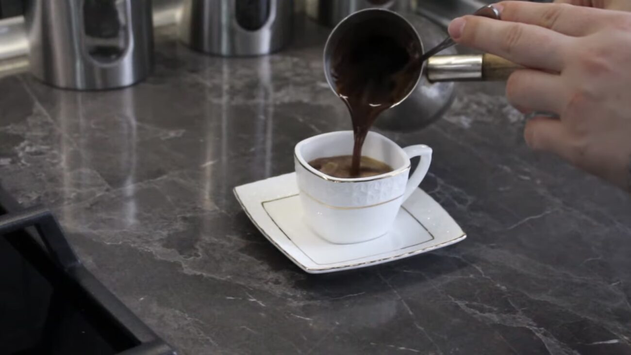 Господині розповіли, як покращити смак кави лише 1 простим інгредієнтом