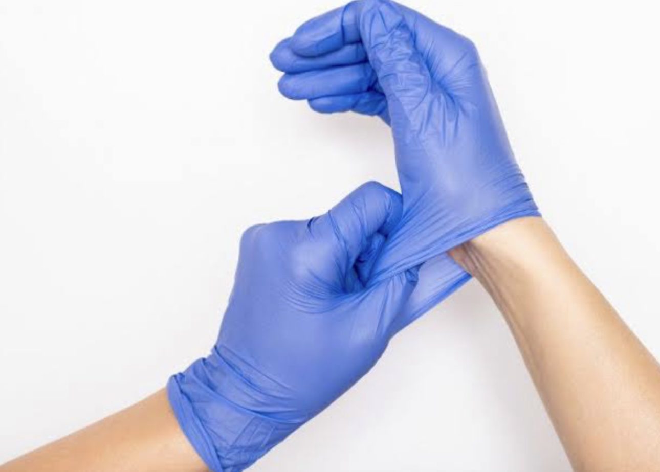 Господині назвали цікаві способи використання рукавичок у побуті 