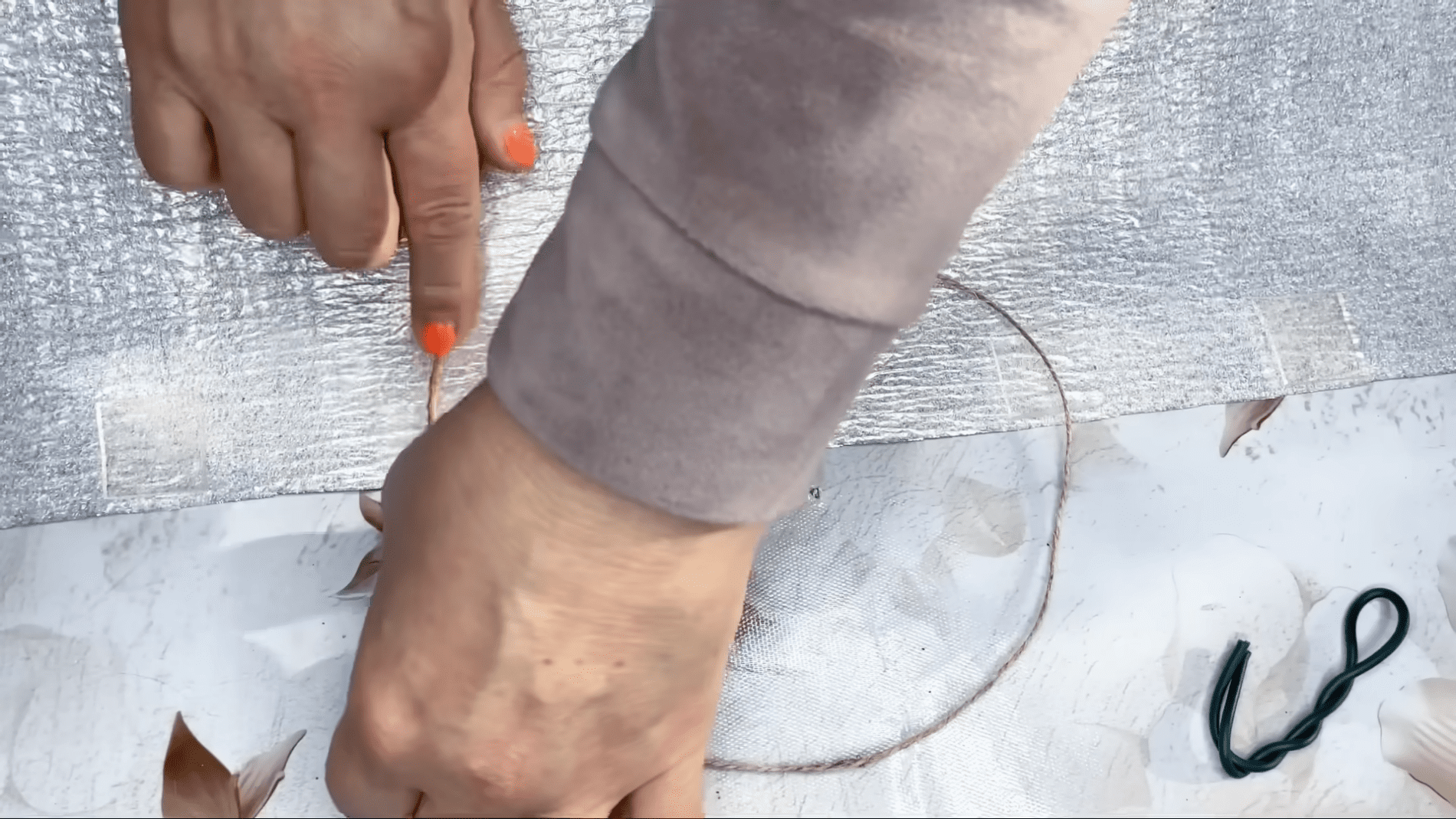 Експерти розповіли про простий спосіб утеплити вікна  