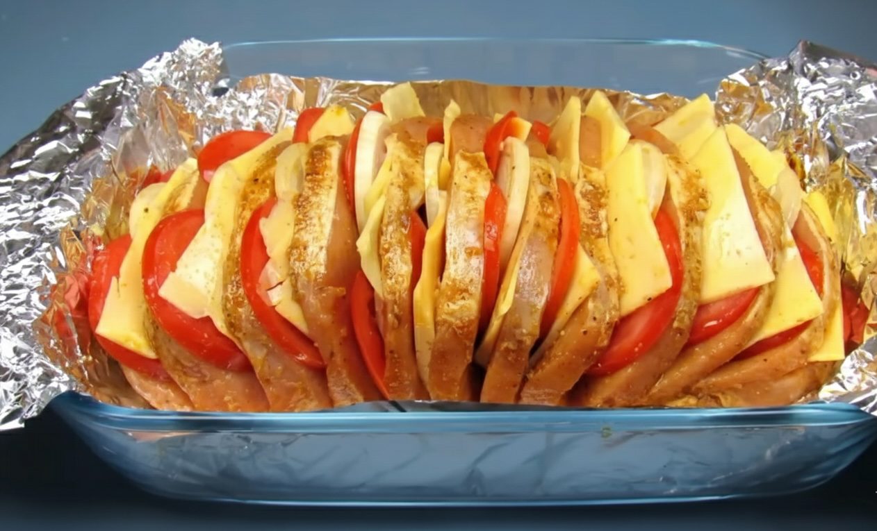 Кулінари поділилися простим рецептом запеченої свинини по-святковому