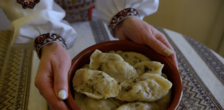 Кулінари розповіли, як приготувати смачні вареники з м'ясом