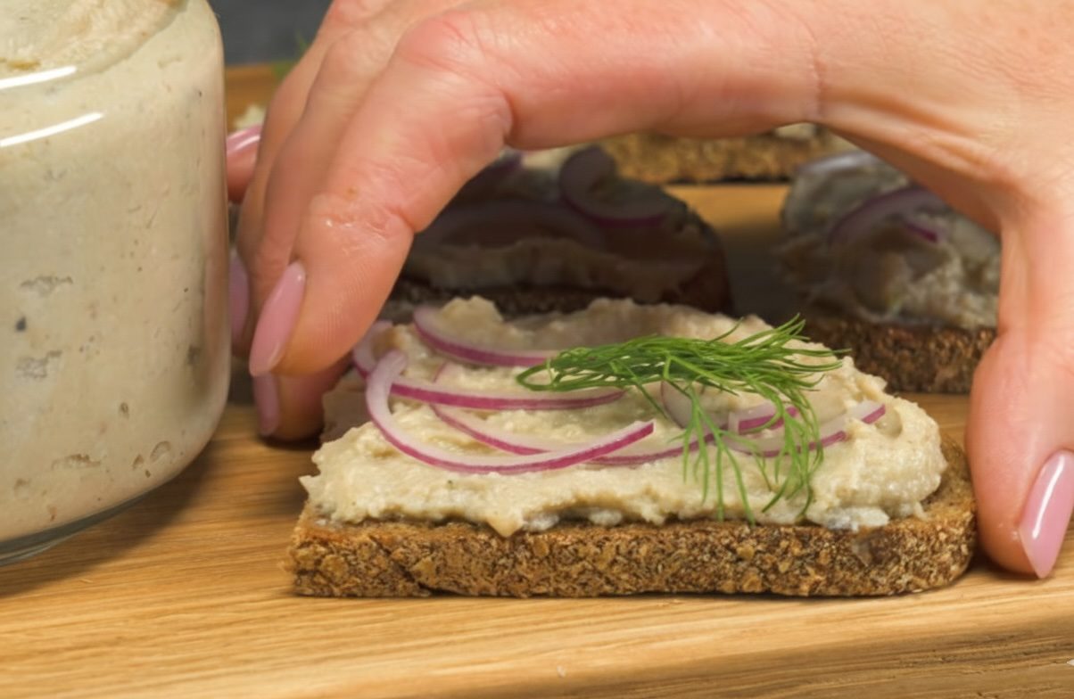 Кулінари поділилися рецептом оригінальної намазки з оселедця Кулінари поділилися рецептом оригінальної намазки з оселедця