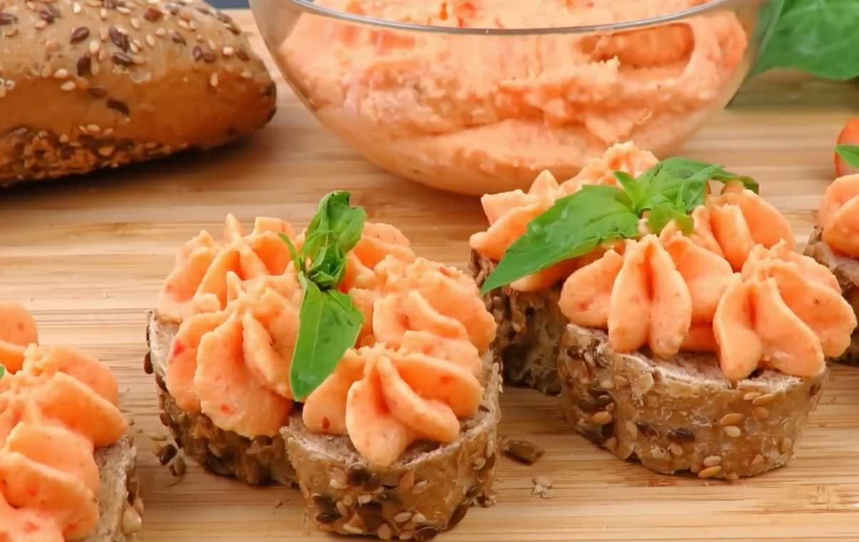 Кулінари назвали рецепти смачних новорічних намазок на хліб 