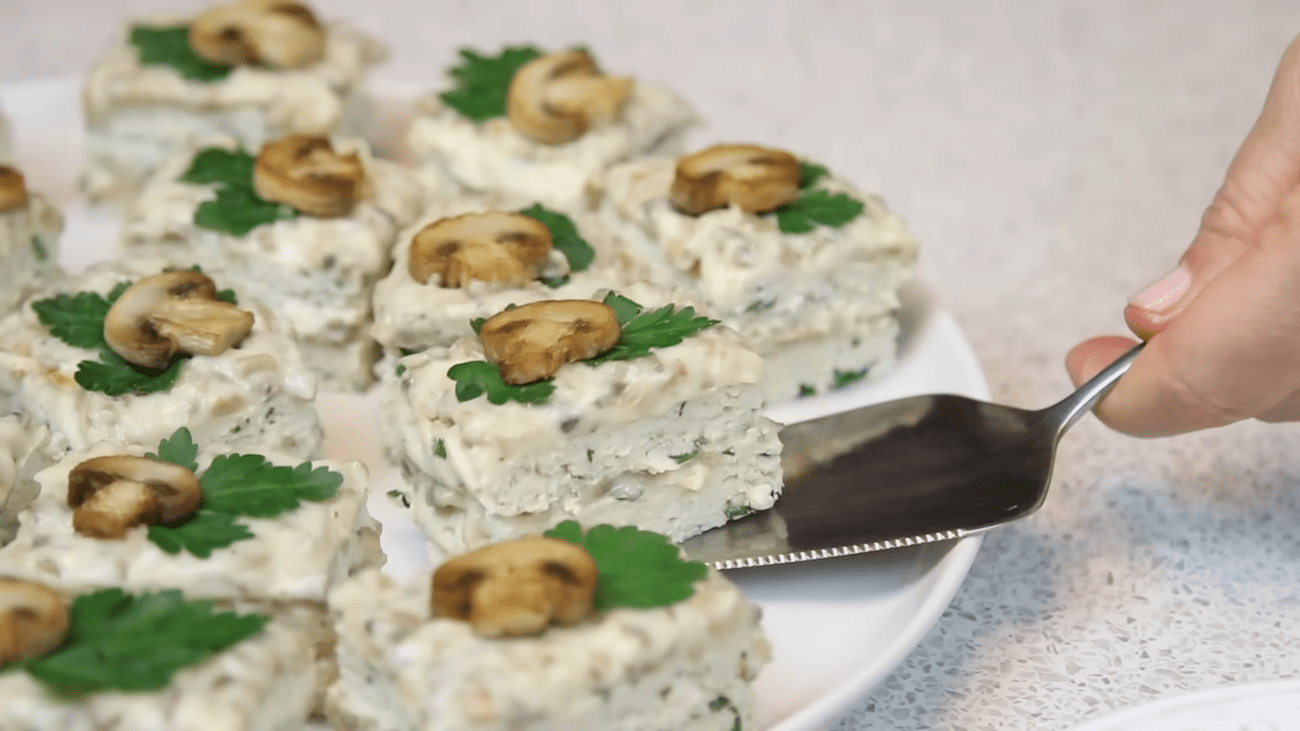 Експерти розповіли, як приготувати курячі тістечка з грибним кремом