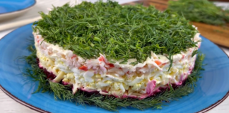 Кулінари розповіли, як приготувати смачний салат "Рожевий фламінго" 