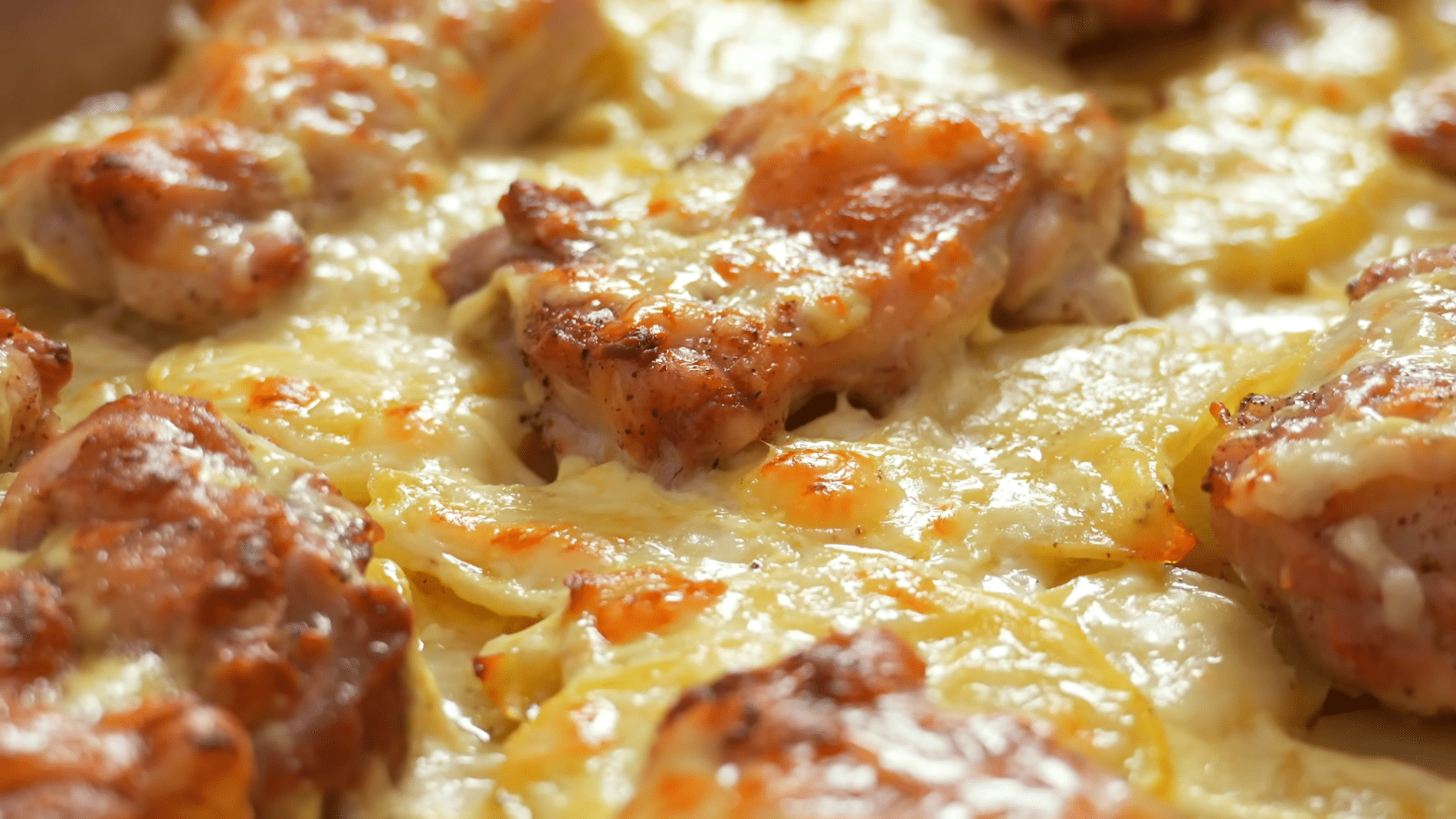 Експерти розповіли, як приготувати ароматну страву з картоплі та курки