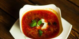 Як покращити смак домашнього борщу