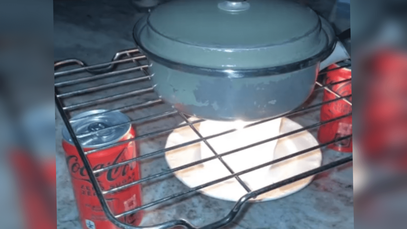 Господині розповіли, як скипʼятити воду, коли немає світла та газу Господині розповіли, як скипʼятити воду, коли немає світла та газу