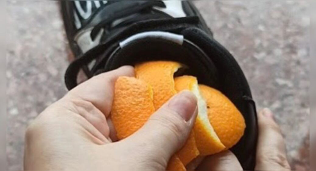 Апельсинові кірки не викидаю, бо знаю для них 1 практичне використання: кладу 2 шт у взуття — і запах зникає 