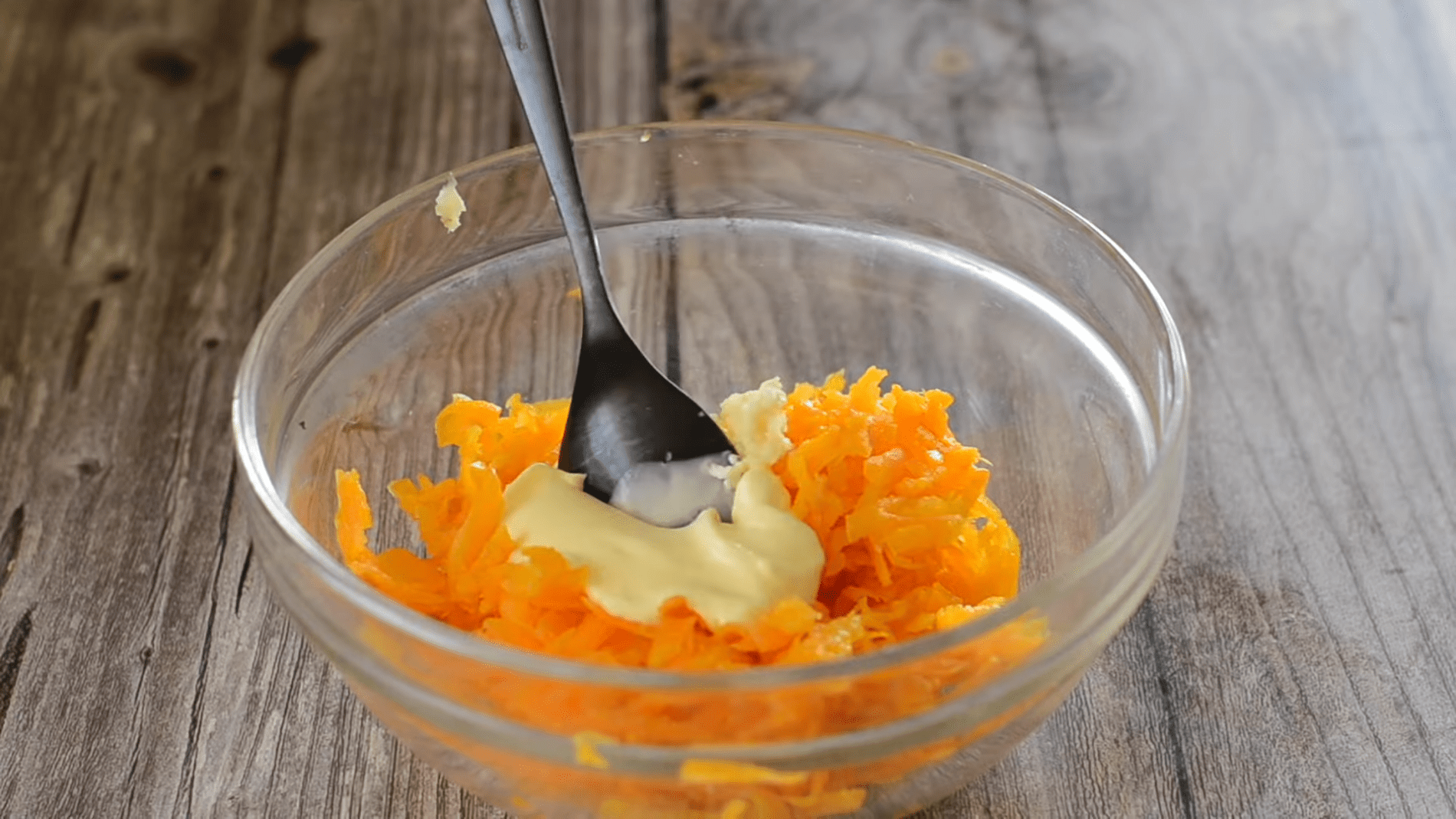 Експерти розповіли, як приготувати салат з млинців