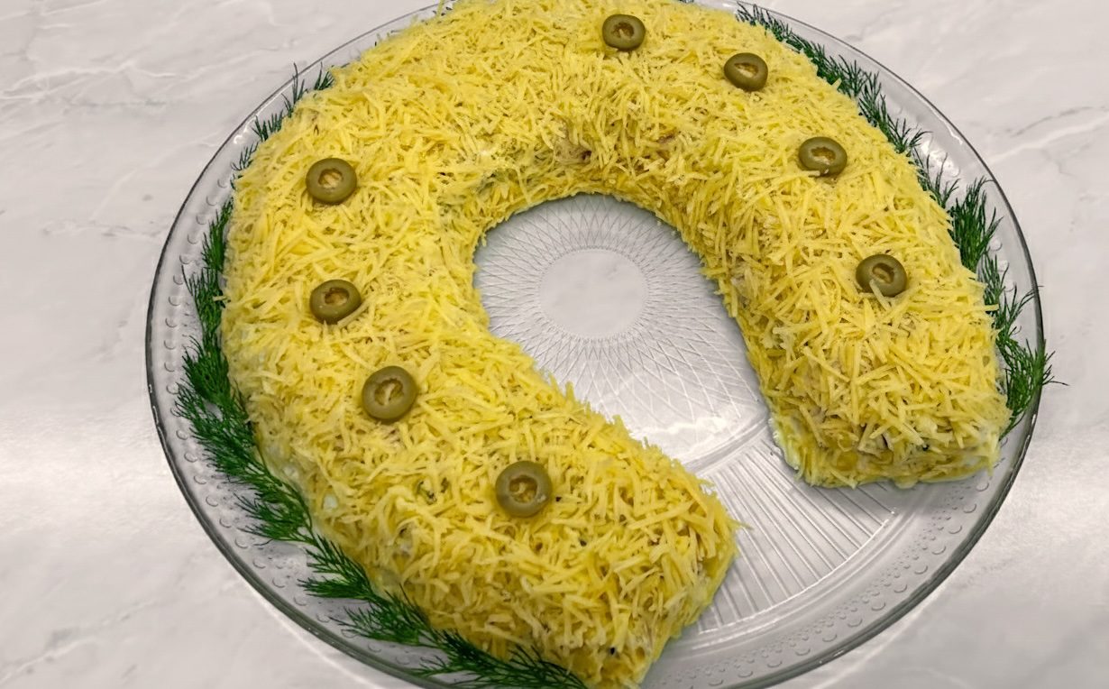 Кулінари поділилися рецептом символічного салату на новорічний стіл