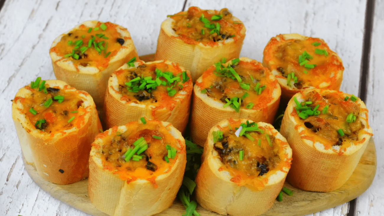 Експерти розповіли, як приготувати святкову закуску з печериць та багета